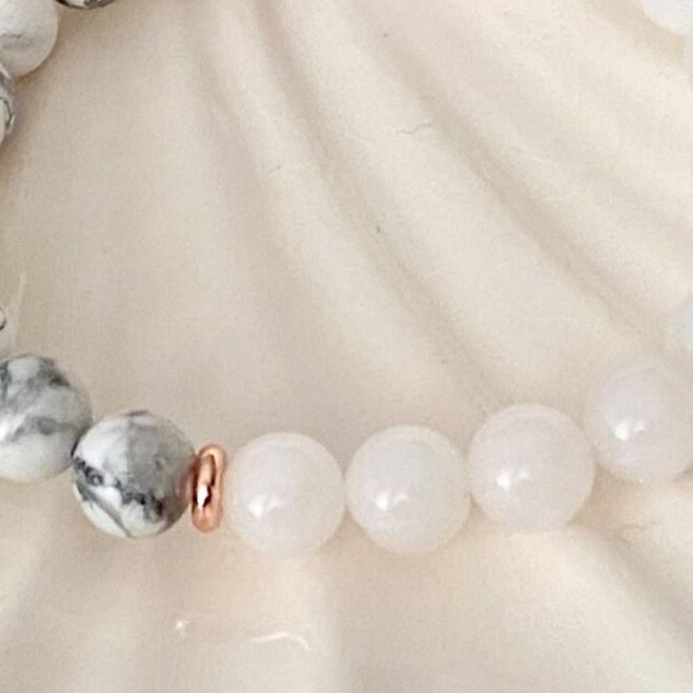 10mm White Howlite & White Jade Healing, Meditation, and Energy Stretch Bracelet - Picture 4 of 9